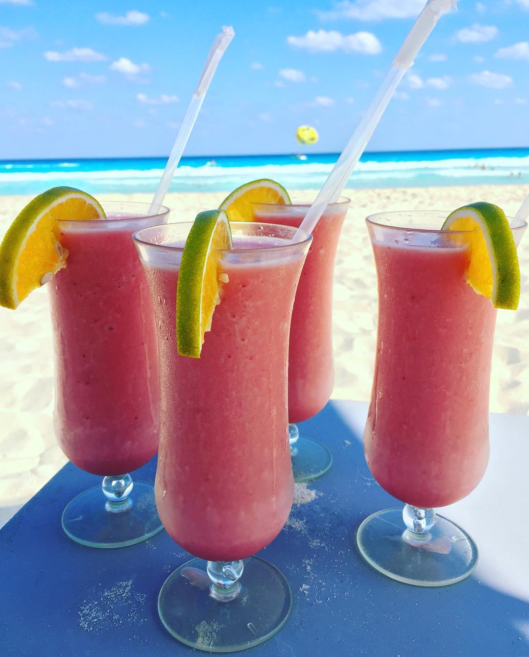 Strawberry daiquiris, Secrets the Vine