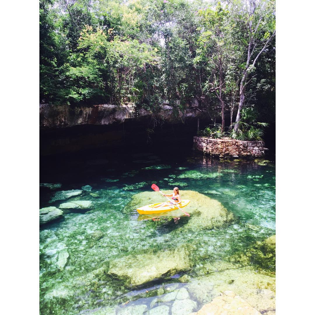 (Kayaking in a Cenote, Mexico, photo by: instagram.com/nathanliemeier.)