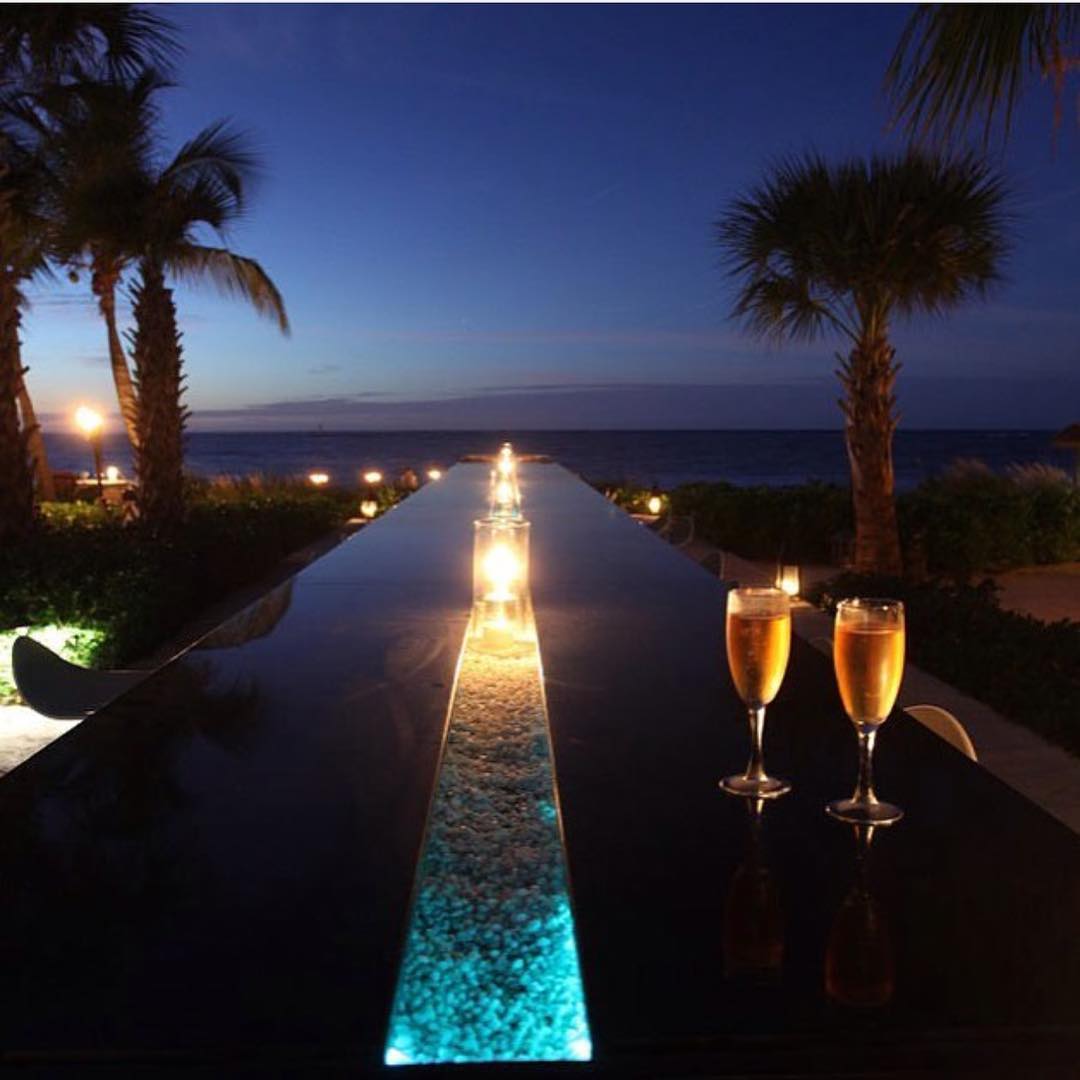 infiniti bar grace bay